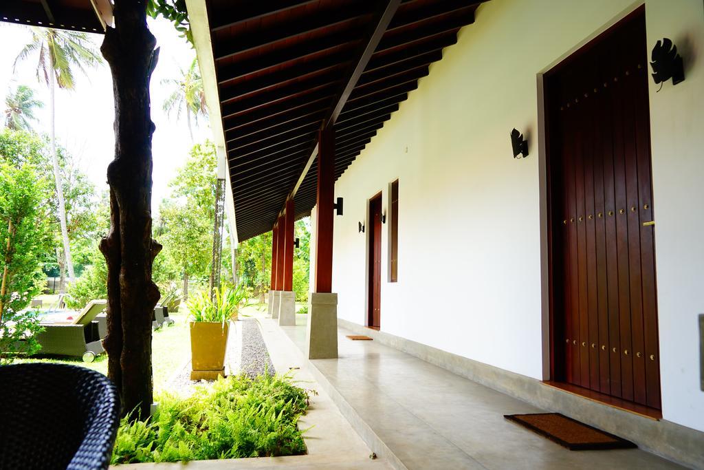 Lespri Grand Hotel Negombo Quarto foto