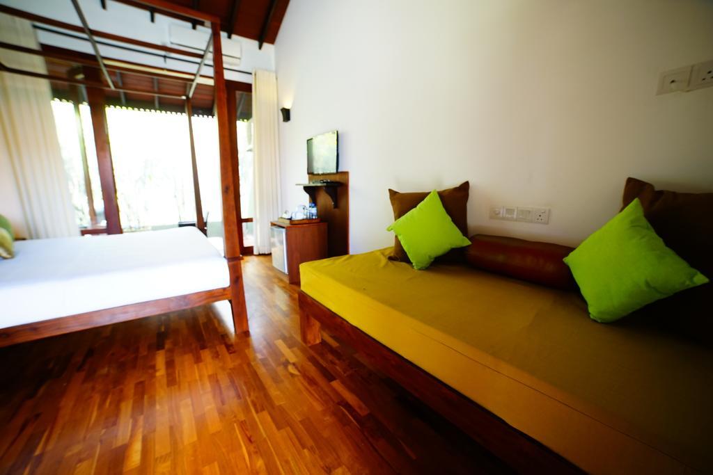 Lespri Grand Hotel Negombo Quarto foto