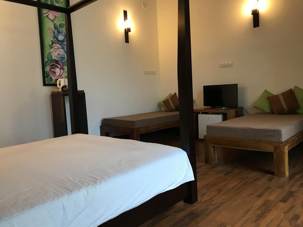 Lespri Grand Hotel Negombo Exterior foto